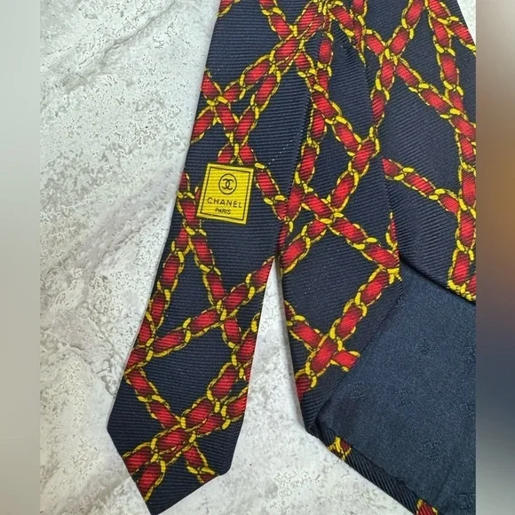 CHANEL vintage silk men’s necktie navy red gold chain ribbon pattern print - Picture 7 of 8